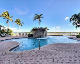 Lovers Key Resort Suite 2 - Waterfront Boat Watching - Fort Myers Beach - Pool