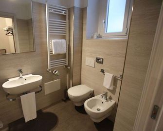 Hotel Eubea - Reggio Calabria - Schlafzimmer