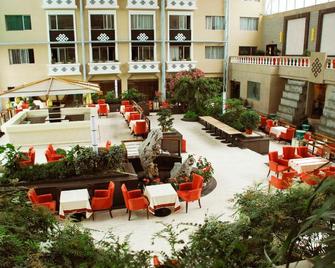 Lhasa Hotel - Lhasa - Binnenhof