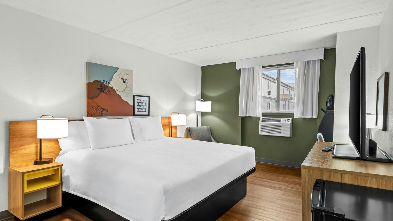 Spark by Hilton Portland Airport Maine Mall