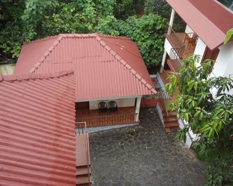 Hotel Seasons Thekkady - Jabalpur - Vista del exterior