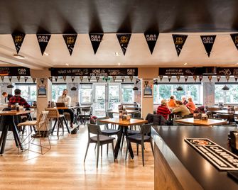 Village Hotel Manchester Cheadle - Cheadle - Bar