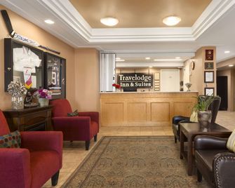 Travelodge by Wyndham Spruce Grove - Spruce Grove - Lobby