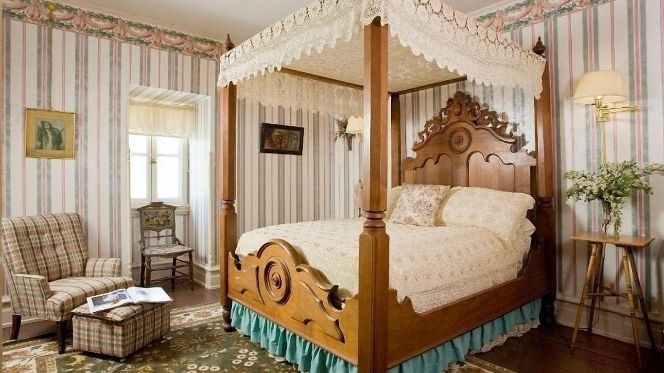 Garth Woodside Mansion Bed and Breakfast