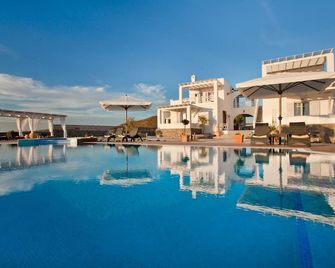 Miland Suites - Adamantas - Piscină