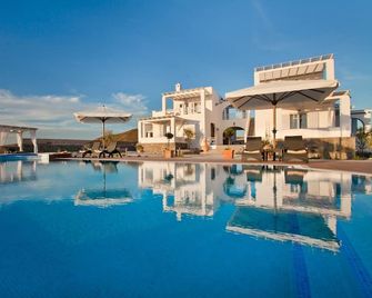 Miland Suites - Adamantas - Piscina