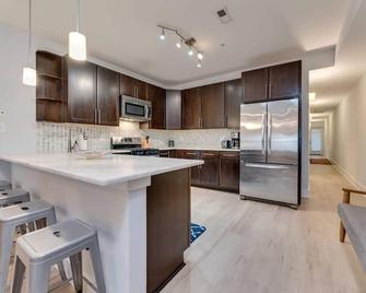 Luxe 2bd2ba Townhouse In Hip Area - Near Metro - Washington, D.C. - Kitchen