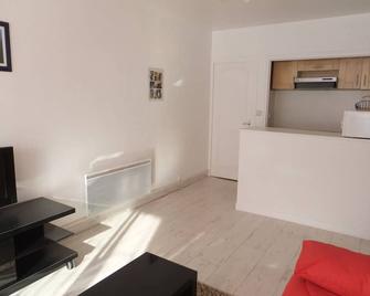 Studio With Parking 2 Mn From The Beach And City Center - Le Pouliguen - Salon