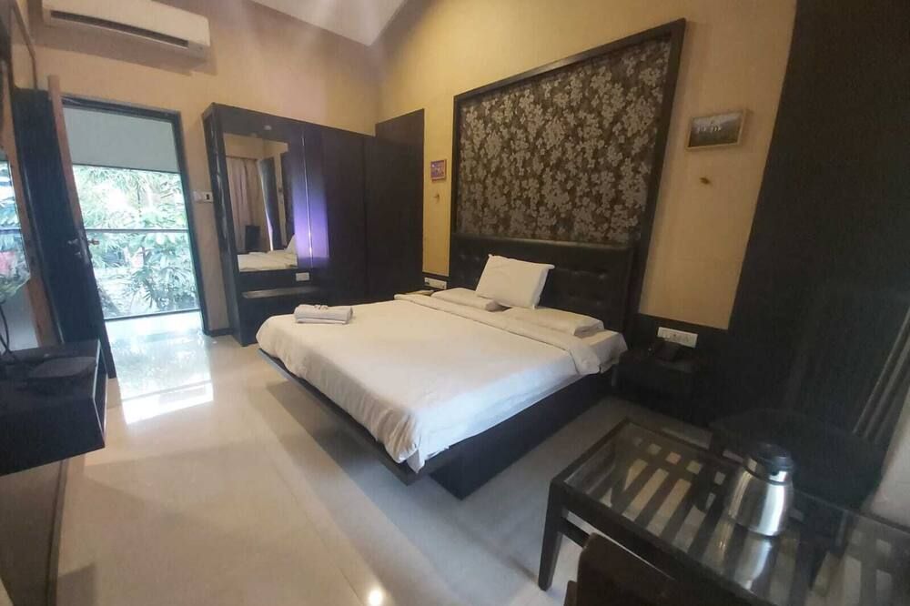 Purohit Holiday Resort - Lonavala - Bedroom