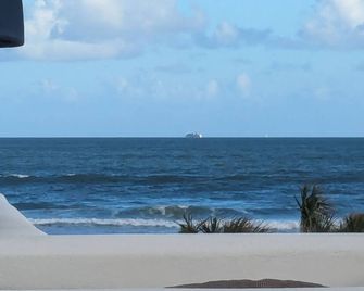 Oceanfront 2br2b, Ocean Views, Heated Pool, Spa - Cape Canaveral