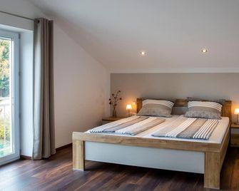 Ferienwohnung Magnolie - Waging am See - Slaapkamer