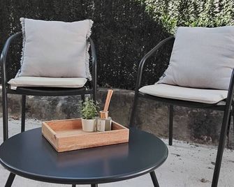 Studio 1 - Appart'hôtel Avec Terrasse, Clim, Wifi - Tu Elleta - Tulette - Patio