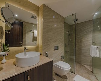 Goldfinch Hotel Mangalore - Mangalore - Badkamer