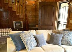 Tranquil, Cozy Cabin With Hot Tub - Gillham - Soggiorno