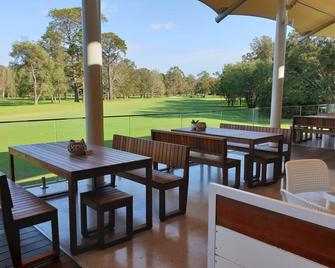 Beach and golf - Batemans Bay - Patio