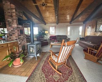 Amazing Country Farm in charming Del Norte perfect for large groups and families - Del Norte