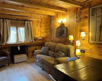 Locanda Collomb - La Thuile - Living room