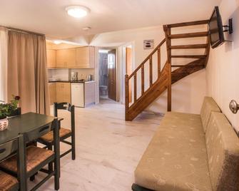 Mythos Beach Hotel - Maleme