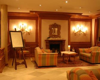 Hotel Limmerhof - Unterhaching - Lounge