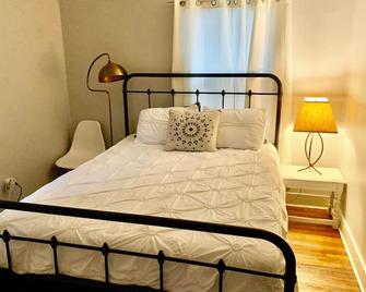 Spanish Town / Downtown Apartment - Baton Rouge - Bedroom