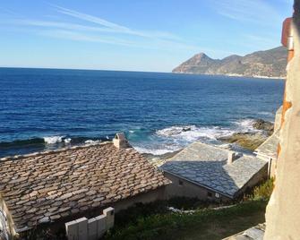 At 20 Meters From The Sea, Traditional Fisherman's Cabanon, - Canari - Playa