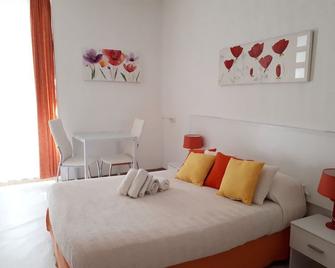 Nice Guesthouse - Niza - Habitación