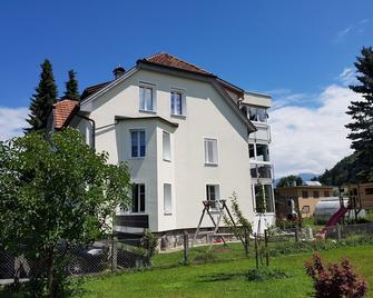 Beautiful 4-room vacation apartment in Feldkirch - for sole use - Feldkirch - Budynek