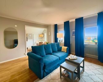 Prinshöjden Hotel - Smart Digital Apartments & Villas - Katrineholm - Soggiorno
