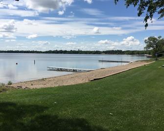Prime Location!! Steps away from West Battle Lake Beach and Boat Access - Battle Lake