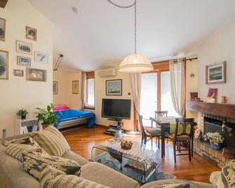 La mansarda delle meraviglie B&B Superior - Trieste - Olohuone