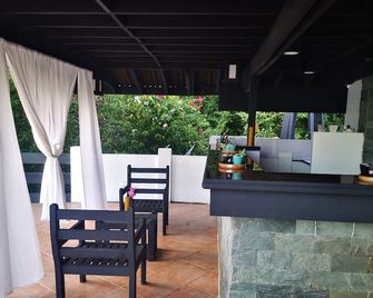 La Pernela Resort - Panglao - Living room