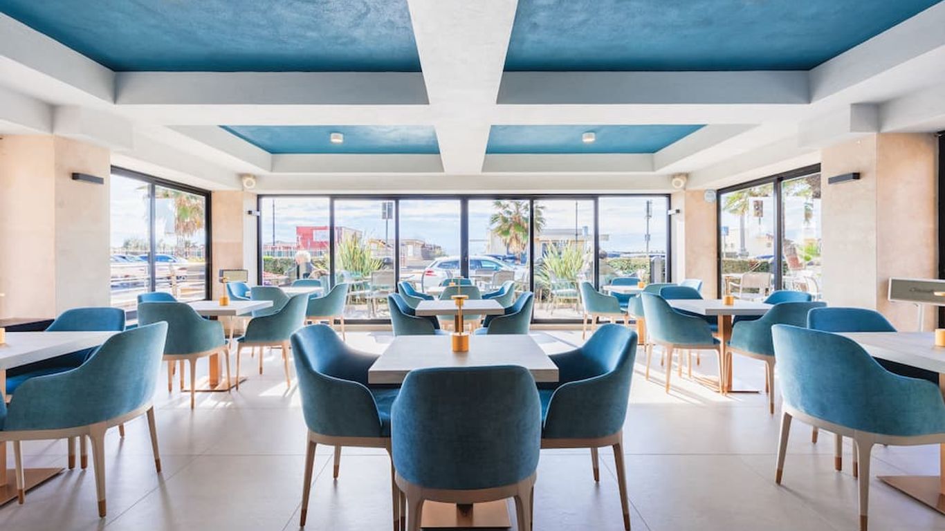 فلاي ديكو هوتل