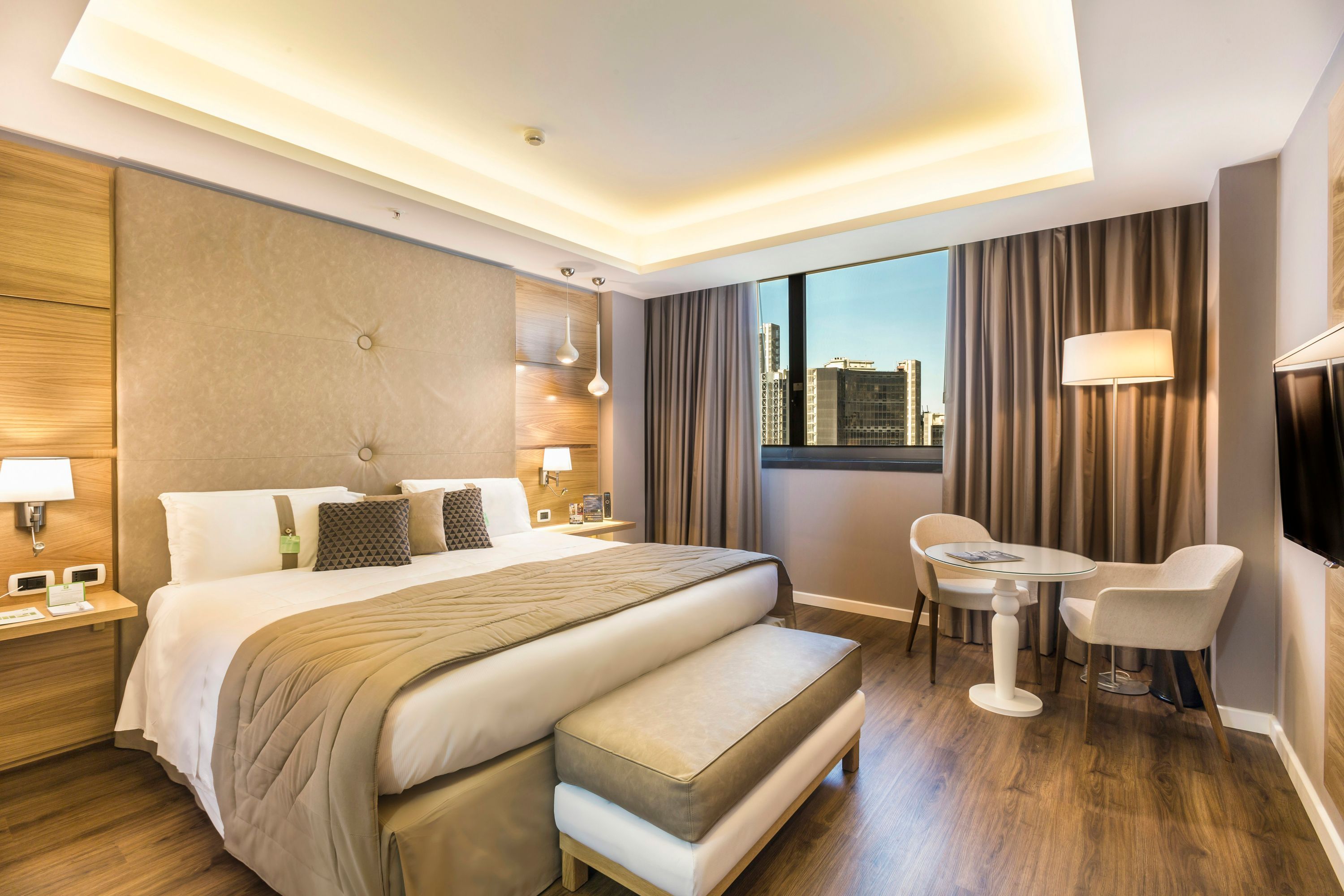 Holiday Inn Naples By IHG - נאפולי - חדר שינה