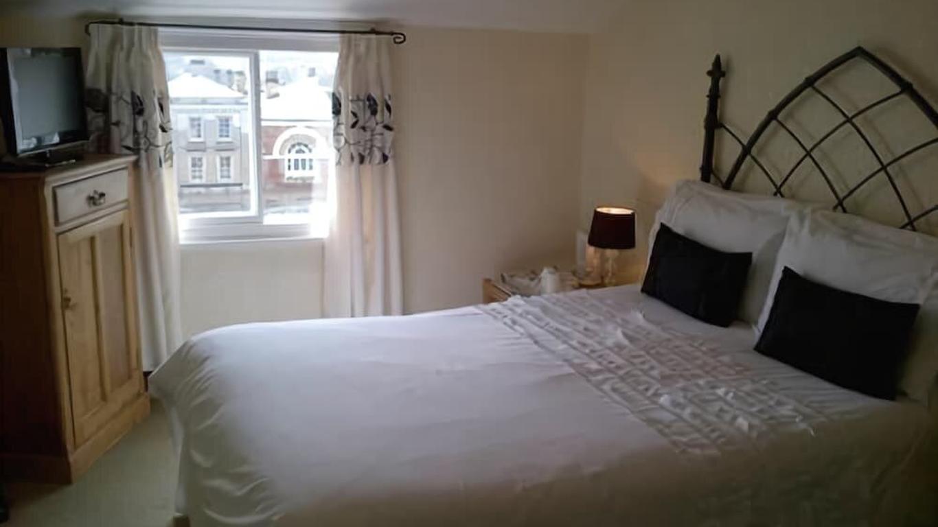 Admiral Guest House