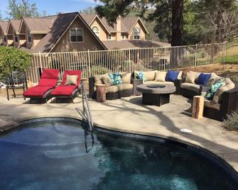 The HideAway in Somerset - Placerville - Piscine