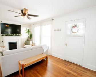 The Red Hills House (Downtown Thomasville) - Thomasville - Huiskamer