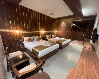 Hyders Mahal & Hotel - Thanjāvūr - Bedroom