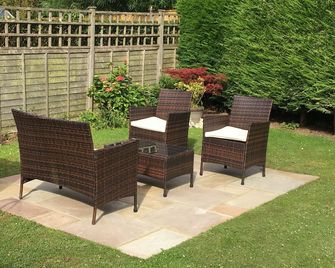 Yorkshire Wolds Spacious Modern Holiday Bungalow - Driffield - Patio