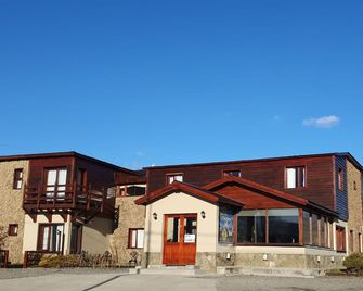 Hosteria Puerto San Julian - El Calafate - Building