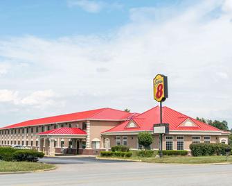 Super 8 by Wyndham Elizabethtown - Elizabethtown - Building