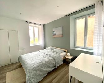 Très beau T2 42m2 lumineux, moderne et rénové avec Fibre - Belfort - Schlafzimmer