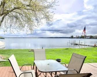 Gun Lake Serenity - Shelbyville - Patio