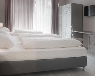 Hotel Deutsches Theater - Munich - Bedroom