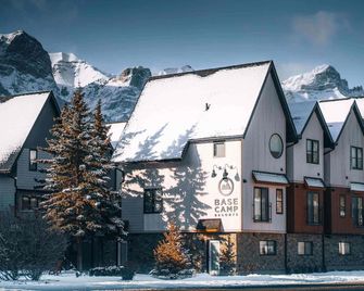 Basecamp Resorts Canmore - Canmore - Building