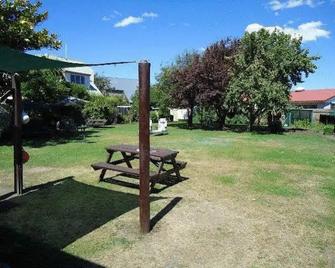 The Pier Lodge Bed And Breakfast - Christchurch - Patio