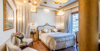Hotel Monaco & Grand Canal - Venice - Bedroom