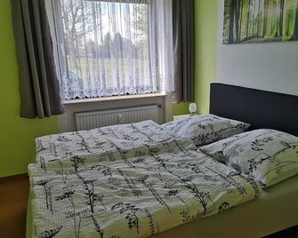 In the heart of the Hochsolling, quiet renovated apartment with terrace - Holzminden - Camera da letto