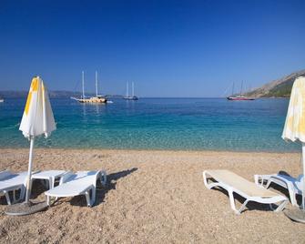 Studio apartment in Bol with Seaview, Balcony, Air condition, WIFI (3417-3) - Bol - Playa