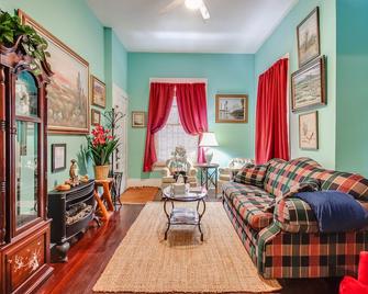 Apt #3 - Historic Apt Downtown by Riverwalk, Pearl Brewery, Ft. Sam & Trinity - San Antonio - Sala de estar