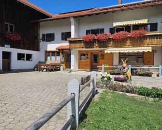 Ihr Ferienhof Am Rande Der Alpen - Seeg - Bâtiment